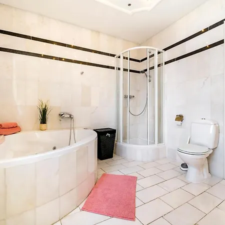 A La Clermontshof Bed & Breakfast *